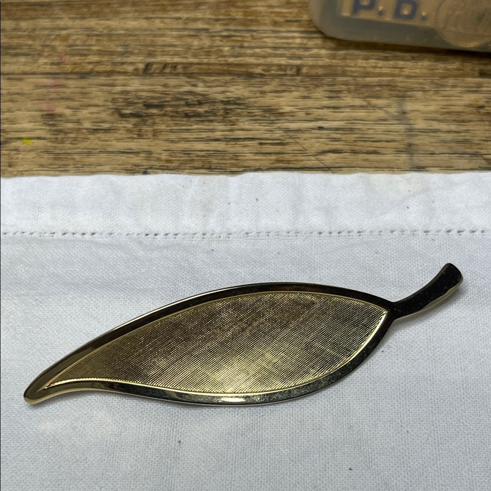 Gold Leaf Vintage Brooch